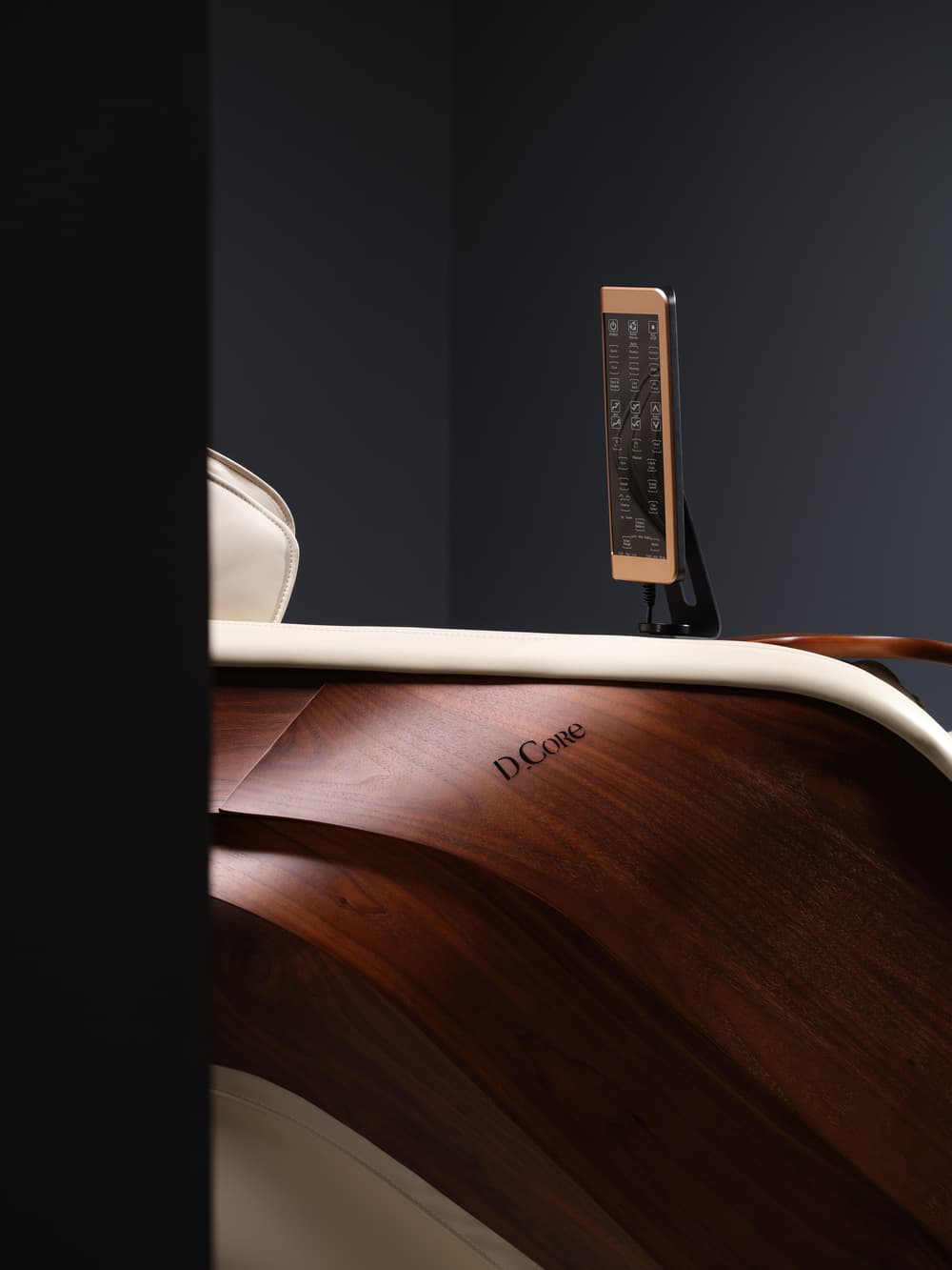 Japanese aesthetics.
The natural beauty of black walnut trim.